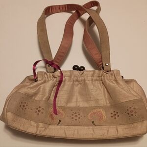 Nikita Lynn Club Purse Wristlet Clutch Evening Handbag Biege Embroidered Flowers